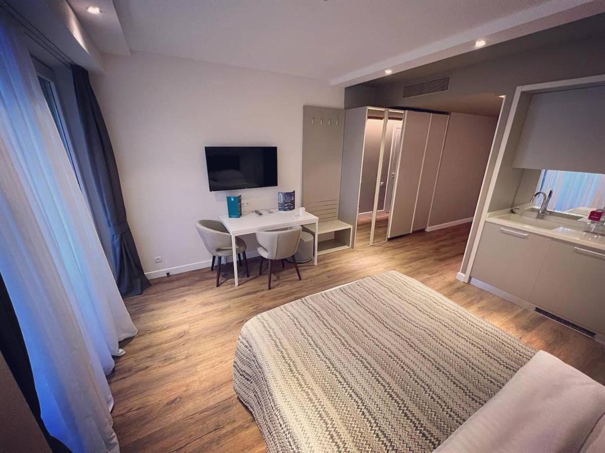 Gq Apartments On First Line Batumi Kültér fotó